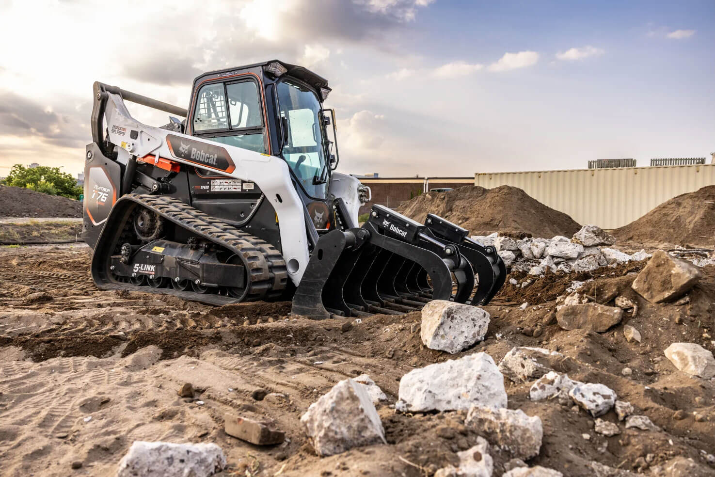 What makes Bobcat T76 excel in performance and comfort?